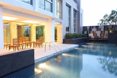 Condominio de 2 dormitorios en Watthana, Bangkok, Tailandia № 105124 - foto 8
