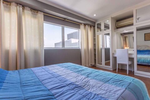 Condominio de 2 dormitorios en Watthana, Bangkok, Tailandia № 105125 - foto 9