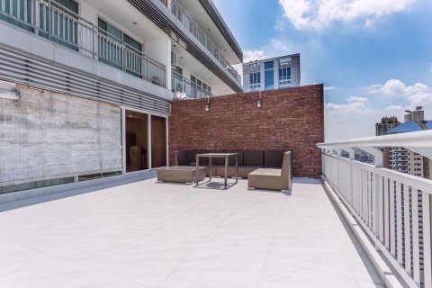 Condominio de 2 dormitorios en Watthana, Bangkok, Tailandia № 105125 - foto 18
