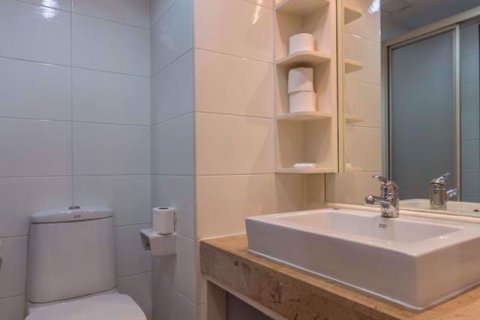 Condominio de 2 dormitorios en Watthana, Bangkok, Tailandia № 105125 - foto 12