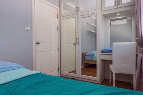Condominio de 2 dormitorios en Watthana, Bangkok, Tailandia № 105125 - foto 14