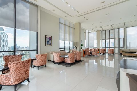 Condominio de 2 dormitorios en Watthana, Bangkok, Tailandia № 105123 - foto 19