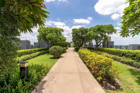 Condominio de 2 dormitorios en Watthana, Bangkok, Tailandia № 105123 - foto 14