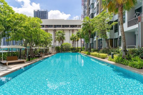 Condominio de 2 dormitorios en Watthana, Bangkok, Tailandia № 105123 - foto 10