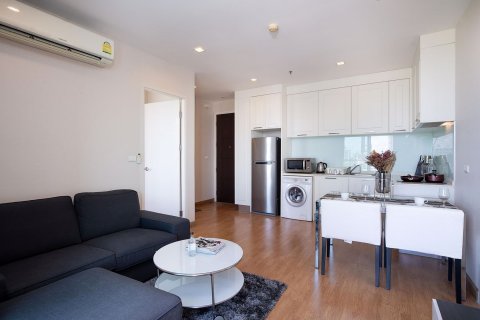 Condominio de 2 dormitorios en Watthana, Bangkok, Tailandia № 105123 - foto 2