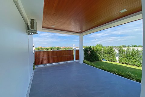 Casa de 4 dormitorios en Hua Hin, Tailandia № 125096 - foto 11