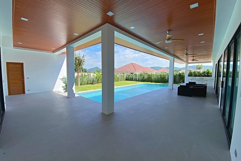 Casa de 4 dormitorios en Hua Hin, Tailandia № 125096 - foto 5