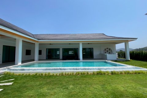 Casa de 4 dormitorios en Hua Hin, Tailandia № 125097 - foto 4
