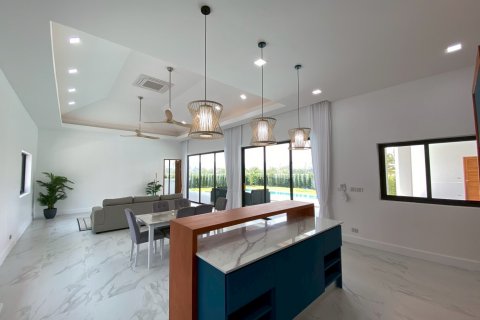 Casa de 4 dormitorios en Hua Hin, Tailandia № 125097 - foto 10