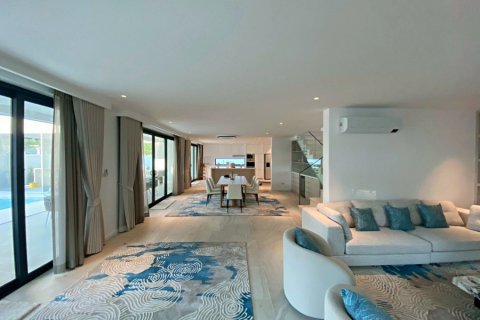 Casa de 4 dormitorios en Hua Hin, Tailandia № 125095 - foto 11
