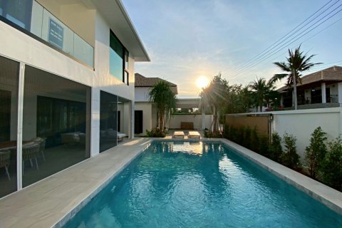 Casa de 4 dormitorios en Hua Hin, Tailandia № 125095 - foto 2