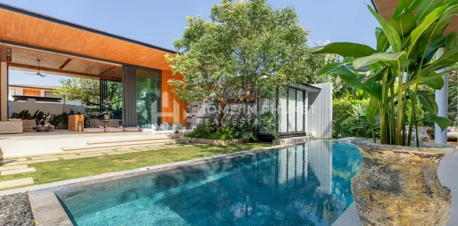 Casa de 4 dormitorios en Phuket, Tailandia № 130844