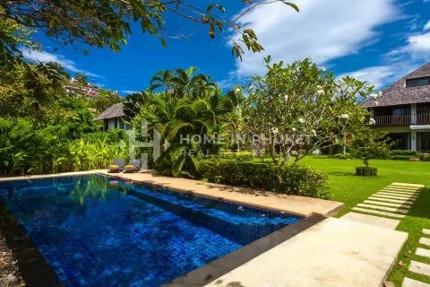 Casa de 5 dormitorios en Bang Tao, Tailandia № 130846 - foto 2