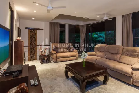 Casa de 5 dormitorios en Bang Tao, Tailandia № 130846 - foto 9