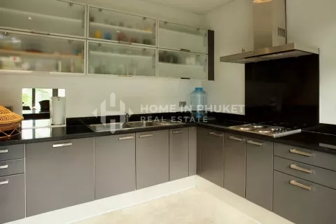 Casa de 5 dormitorios en Bang Tao, Tailandia № 130846 - foto 8