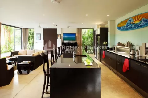 Casa de 5 dormitorios en Bang Tao, Tailandia № 130846 - foto 4