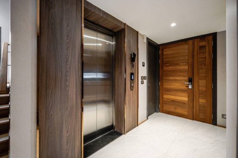Chalet de 4 dormitorios en Bangkok, Tailandia № 132622 - foto 10