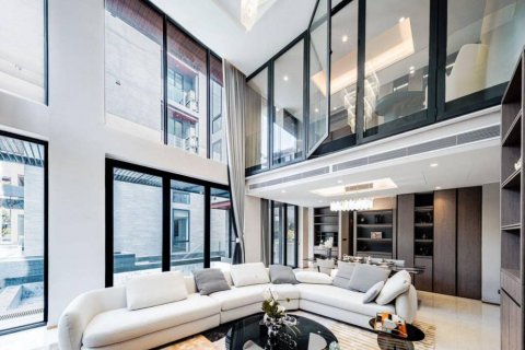 Chalet de 4 dormitorios en Bangkok, Tailandia № 132622 - foto 5