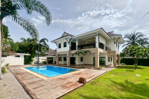 Chalet de 4 dormitorios en Hua Hin, Tailandia № 132621 - foto 4