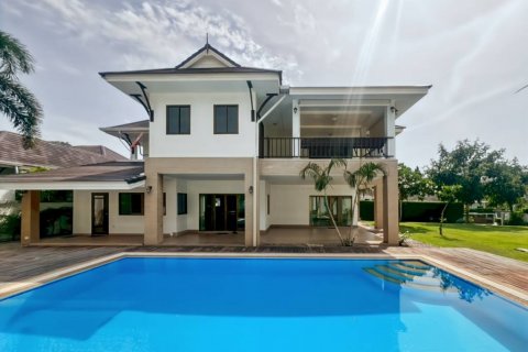Chalet de 4 dormitorios en Hua Hin, Tailandia № 132621 - foto 2