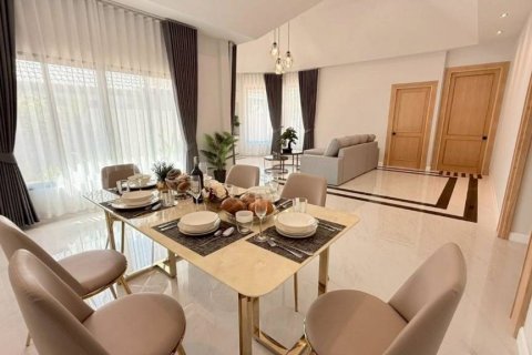 Casa de 3 dormitorios en Pattaya, Tailandia № 132623 - foto 7