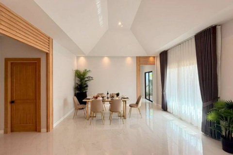 Casa de 3 dormitorios en Pattaya, Tailandia № 132623 - foto 9