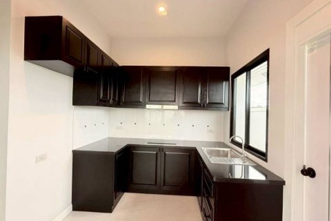 Casa de 3 dormitorios en Pattaya, Tailandia № 132619 - foto 7
