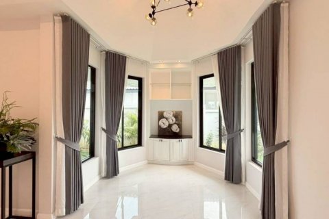 Casa de 3 dormitorios en Pattaya, Tailandia № 132619 - foto 5