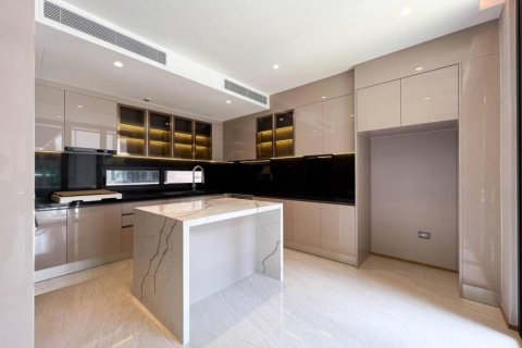 Chalet de 4 dormitorios en Bangkok, Tailandia № 132620 - foto 7