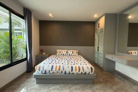 Casa de 4 dormitorios en Pattaya, Tailandia № 132624 - foto 10