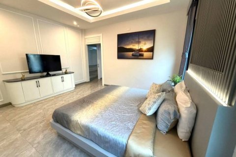 Casa de 4 dormitorios en Pattaya, Tailandia № 132624 - foto 6