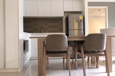 Condominio de 2 dormitorios en Din Daeng, Bangkok, Tailandia № 83897 - foto 4