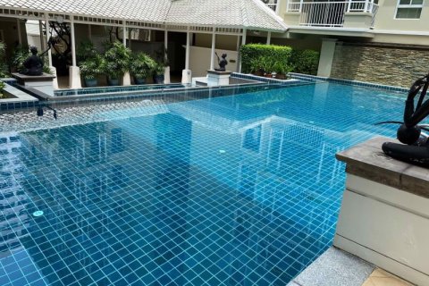 Condominio de 2 dormitorios en Watthana, Bangkok, Tailandia № 83898 - foto 7
