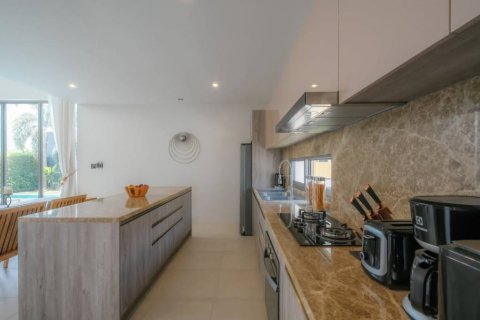 Chalet de 3 dormitorios en Phuket, Tailandia № 126711 - foto 7