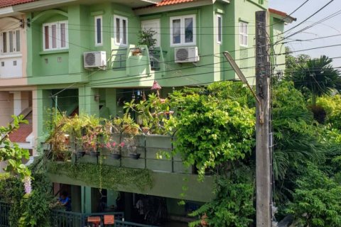 Casa de 3 dormitorios en Suan Luang, Bangkok, Tailandia № 126712