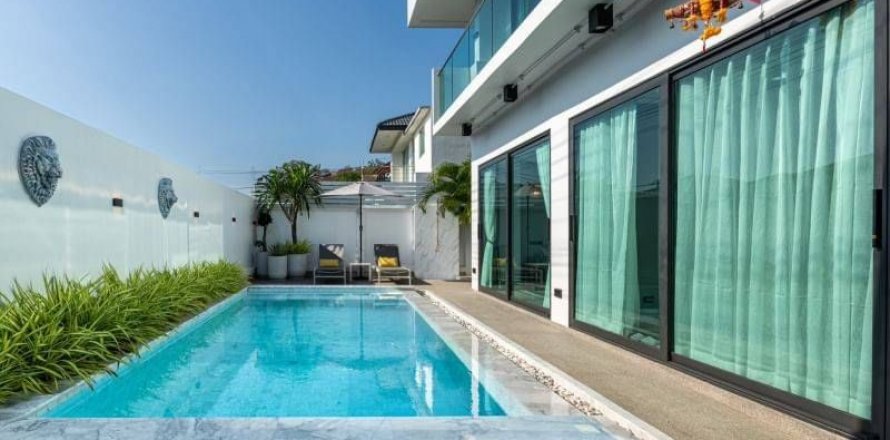 Casa de 5 dormitorios en Pattaya, Tailandia № 116055