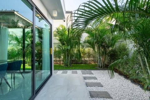 Casa de 5 dormitorios en Pattaya, Tailandia № 116055 - foto 4