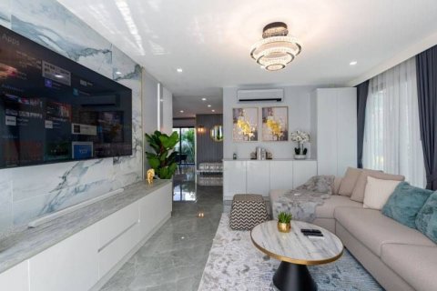 Casa de 5 dormitorios en Pattaya, Tailandia № 116055 - foto 13