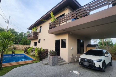 Casa de 3 dormitorios en Pattaya, Tailandia № 116054