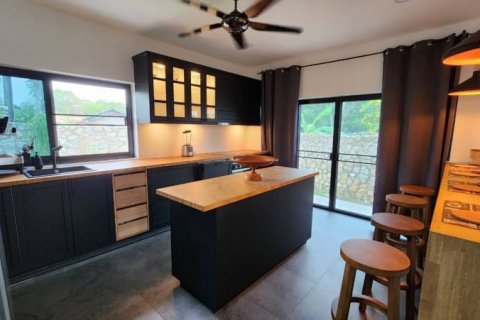 Casa de 3 dormitorios en Pattaya, Tailandia № 116054 - foto 14