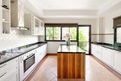 Haus in Bang Tao, Thailand 3 Schlafzimmer № 84863 - Foto 10