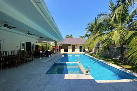 Casa de 4 dormitorios en Hua Hin, Tailandia № 125124 - foto 5