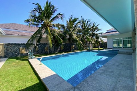 Casa de 4 dormitorios en Hua Hin, Tailandia № 125124 - foto 3