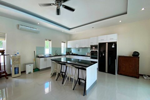 Casa de 4 dormitorios en Hua Hin, Tailandia № 125124 - foto 14