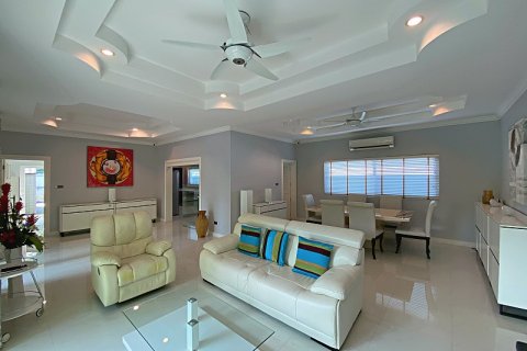 Casa de 4 dormitorios en Hua Hin, Tailandia № 125122 - foto 13