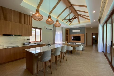 Casa de 4 dormitorios en Hua Hin, Tailandia № 125121 - foto 10