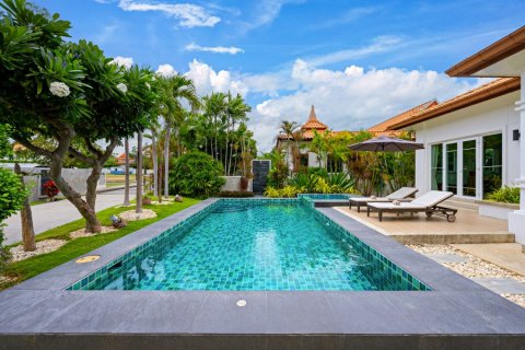 Casa de 2 dormitorios en Hua Hin, Tailandia № 125123 - foto 2