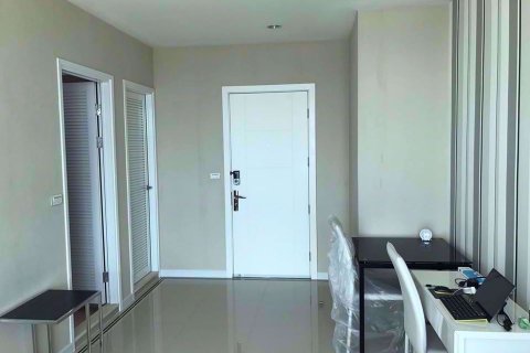 Condominio de 1 dormitorio en Huai Khwang, Bangkok, Tailandia № 76926 - foto 2