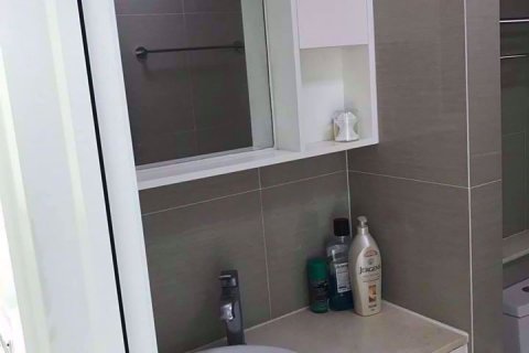 Condominio de 1 dormitorio en Huai Khwang, Bangkok, Tailandia № 76926 - foto 10