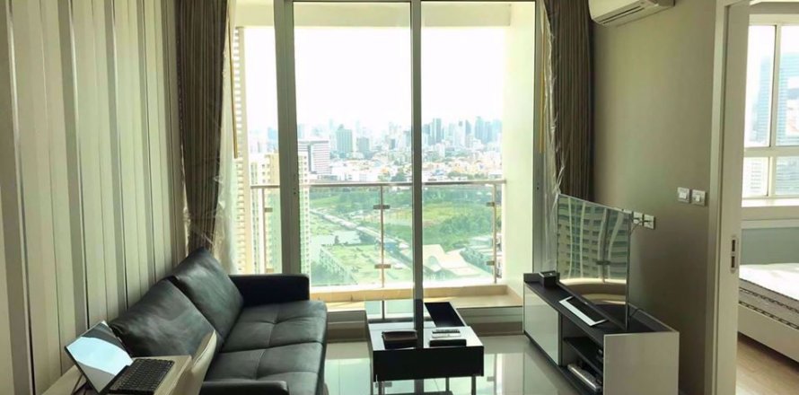 Condominio de 1 dormitorio en Huai Khwang, Bangkok, Tailandia № 76926